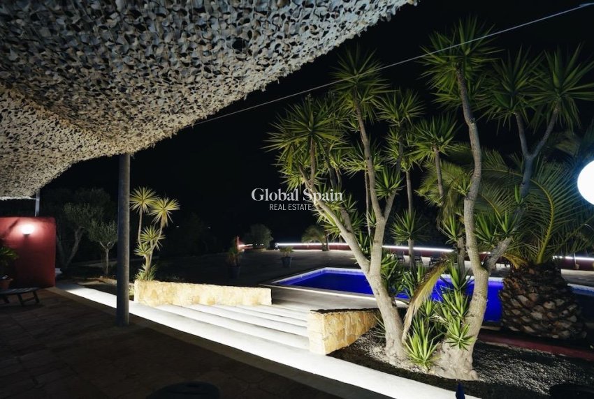 Wiederverkauf - HAUS -
ORIHUELA - Inland