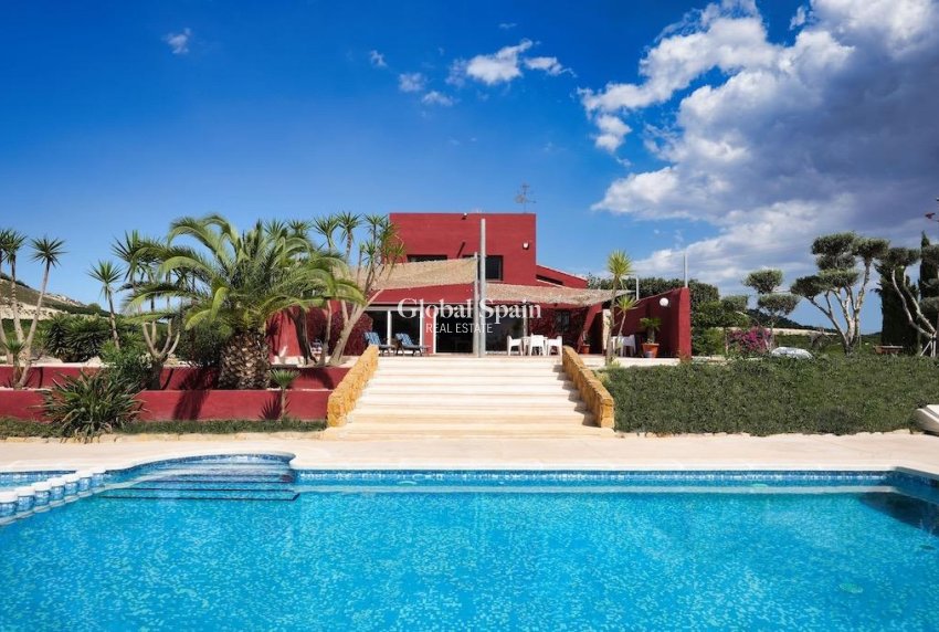 Wiederverkauf - HAUS -
ORIHUELA - Inland