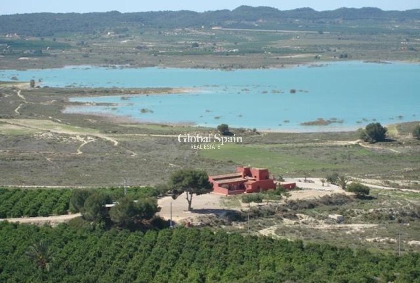 Wiederverkauf - HAUS -
ORIHUELA - Inland