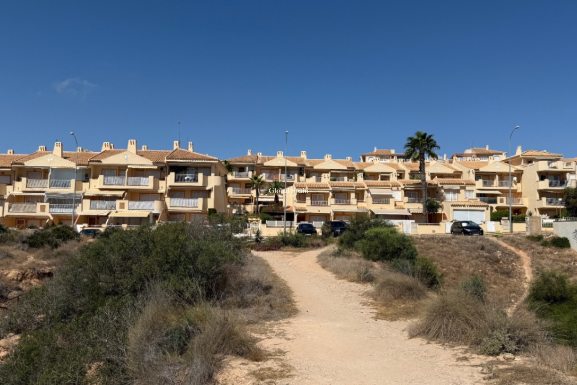 Wiederverkauf - HAUS -
ORIHUELA - Inland