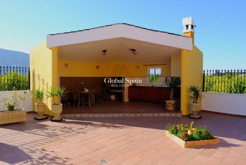 Wiederverkauf - HAUS -
ORIHUELA - Inland