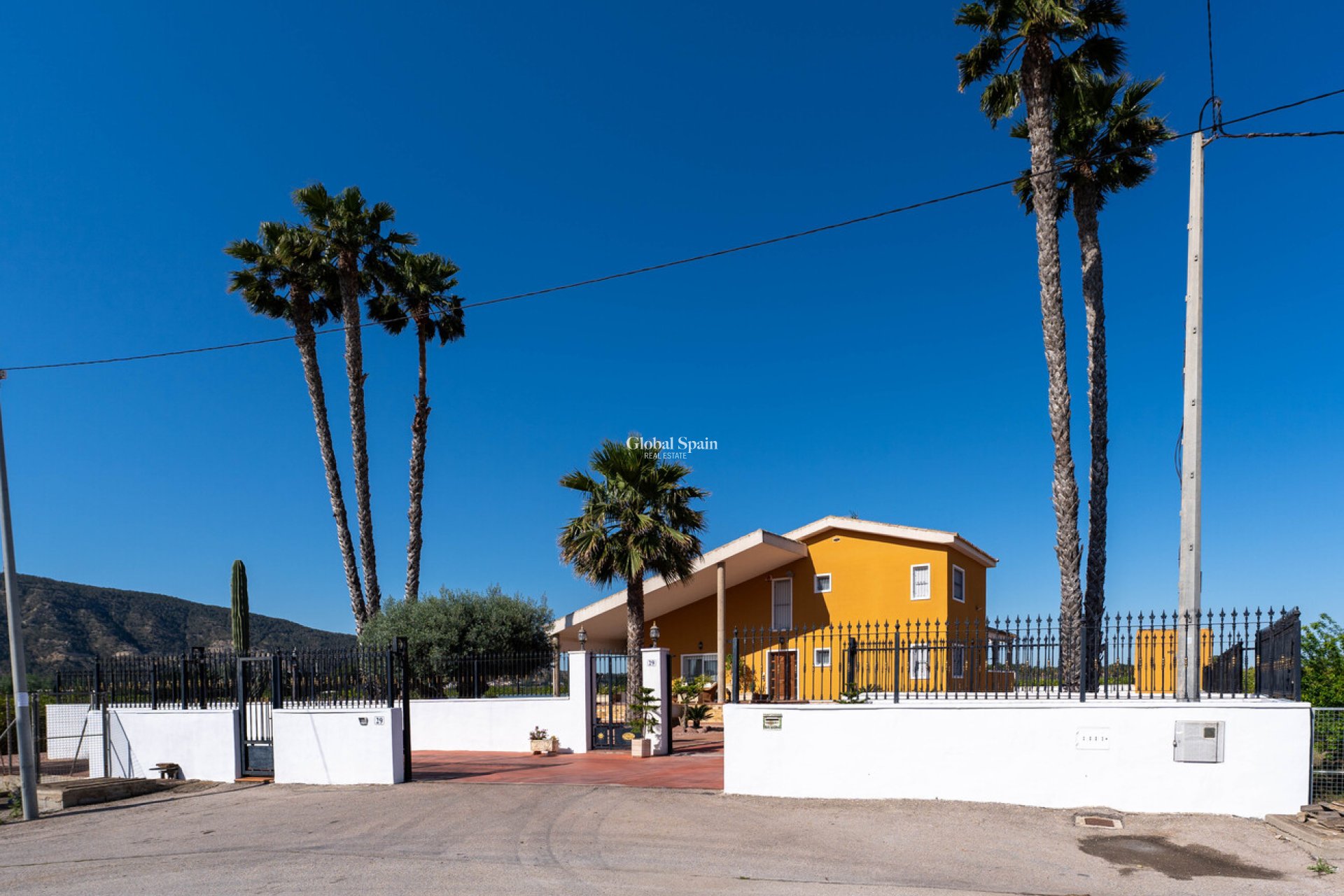 Wiederverkauf - HAUS -
ORIHUELA - Inland