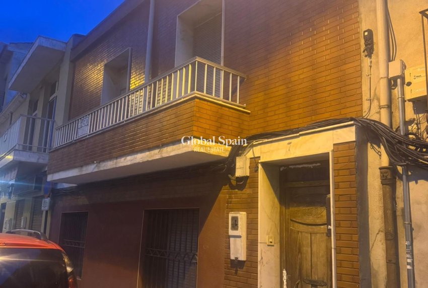 Wiederverkauf - HAUS -
ORIHUELA - Orihuela Ciudad