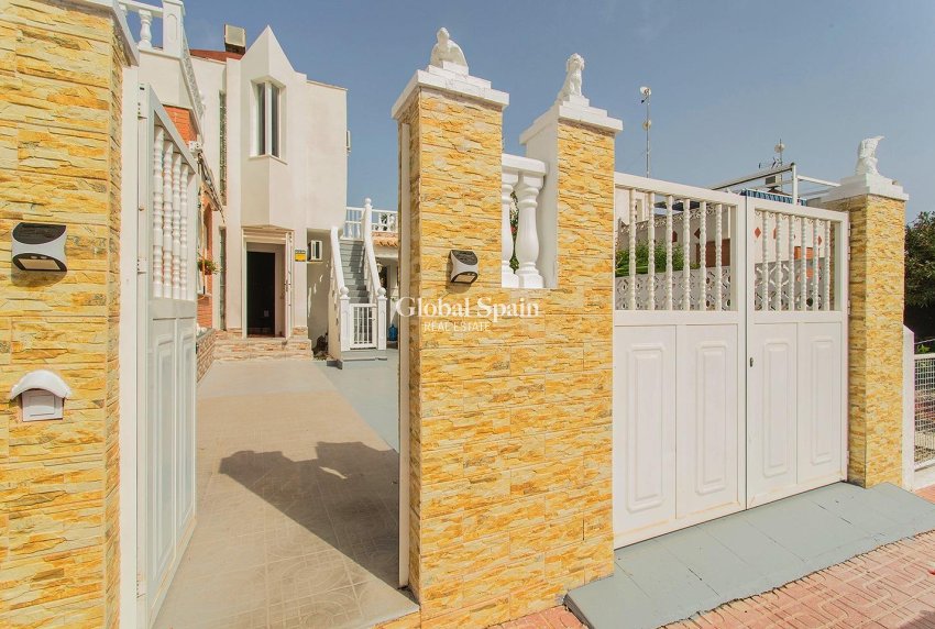 Wiederverkauf - HAUS -
ORIHUELA - Urbanización Perla del Mar