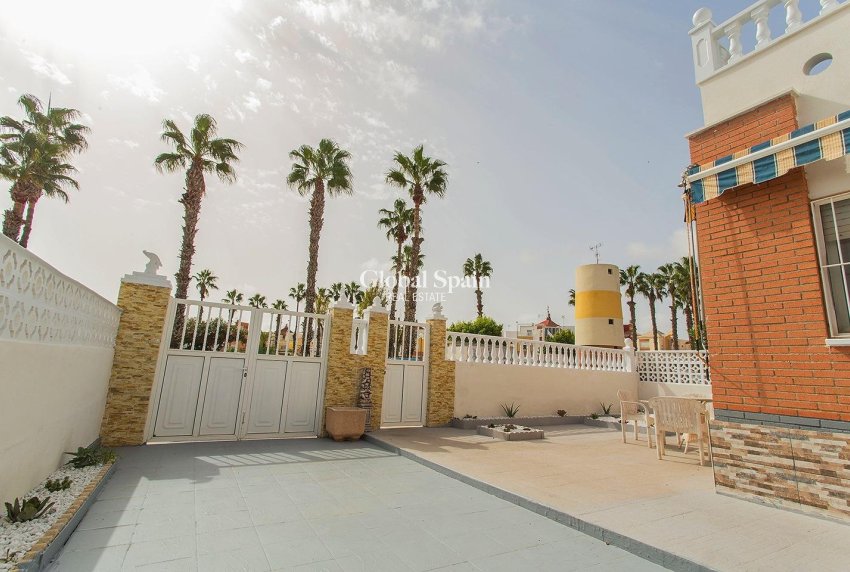 Wiederverkauf - HAUS -
ORIHUELA - Urbanización Perla del Mar