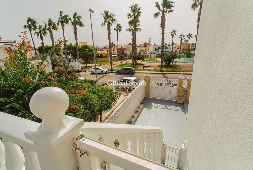 Wiederverkauf - HAUS -
ORIHUELA - Urbanización Perla del Mar