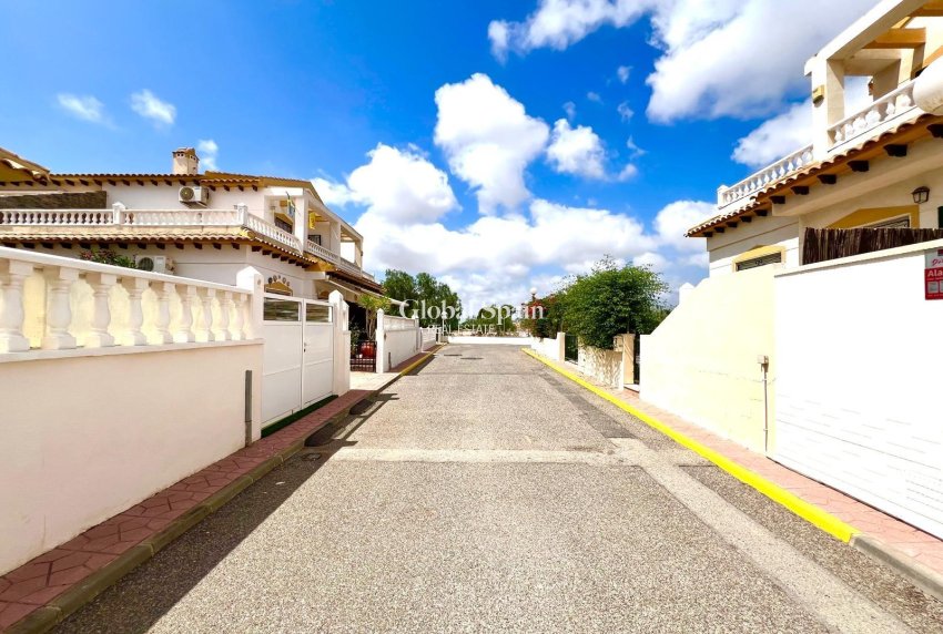 Wiederverkauf - HAUS -
ORIHUELA - Urbanización Perla del Mar