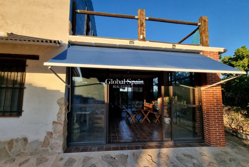 Wiederverkauf - HAUS -
ORIHUELA - 