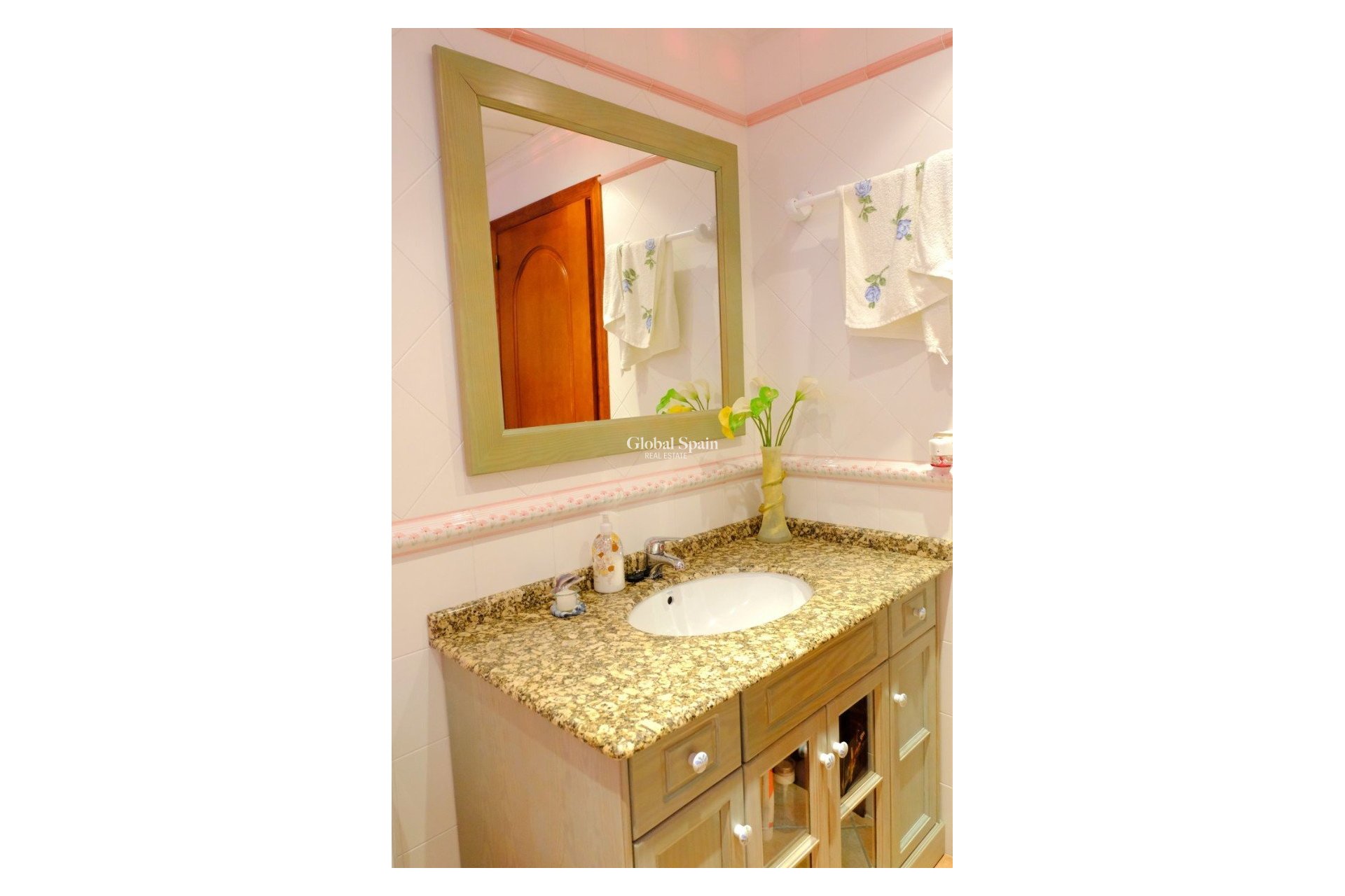 Wiederverkauf - HAUS -
ORIHUELA