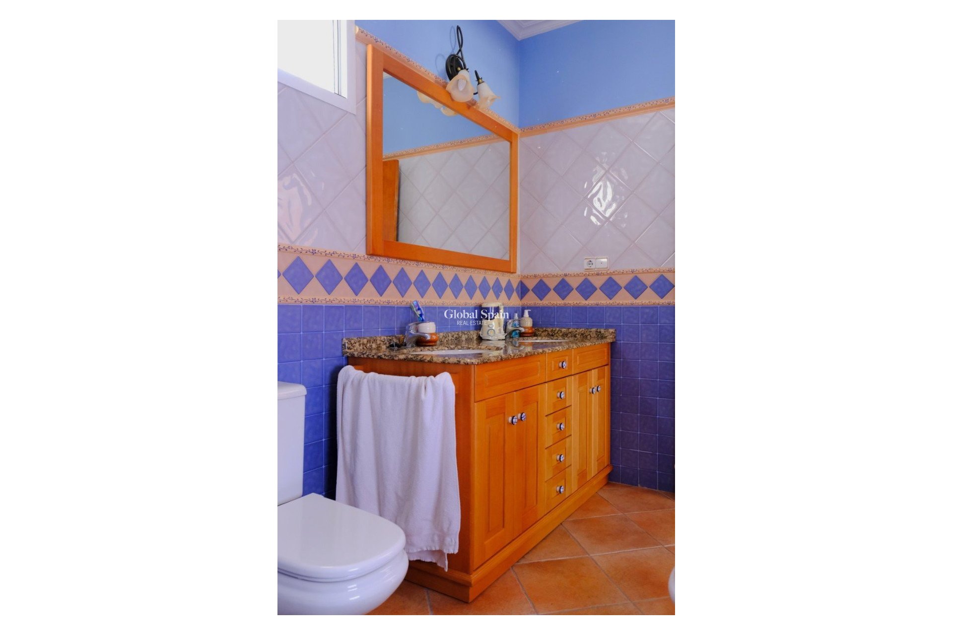 Wiederverkauf - HAUS -
ORIHUELA