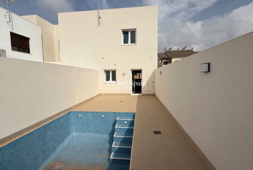 Wiederverkauf - HAUS -
PILAR DE LA HORADADA - Costa Blanca