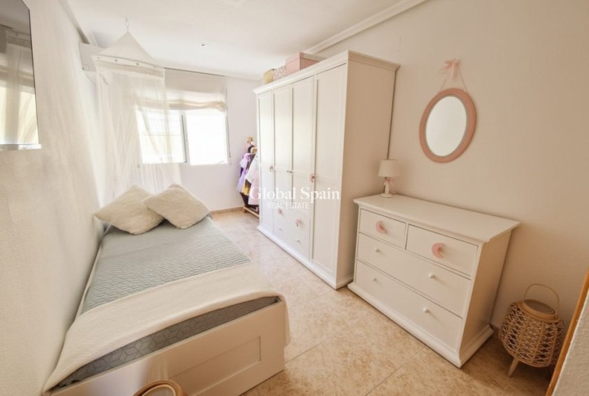 Wiederverkauf - HAUS -
PLAYA FLAMENCA - Costa Blanca