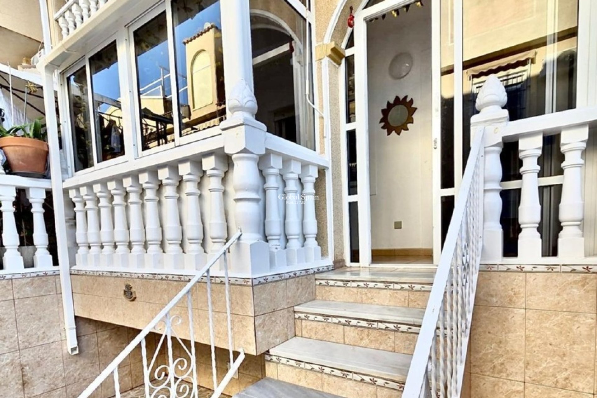 Wiederverkauf - HAUS -
PLAYA FLAMENCA - Costa Blanca