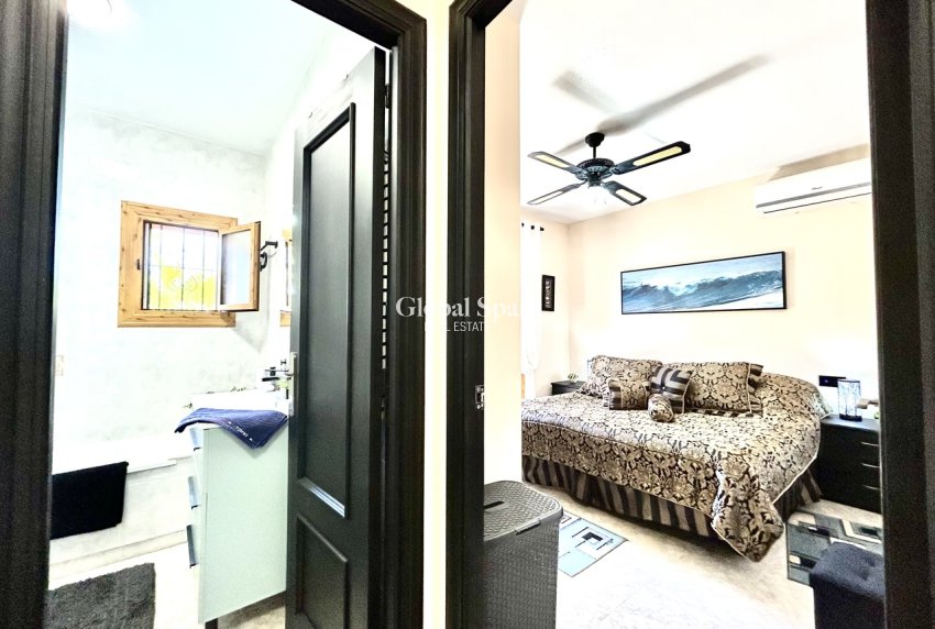 Wiederverkauf - HAUS -
PLAYA FLAMENCA - Costa Blanca