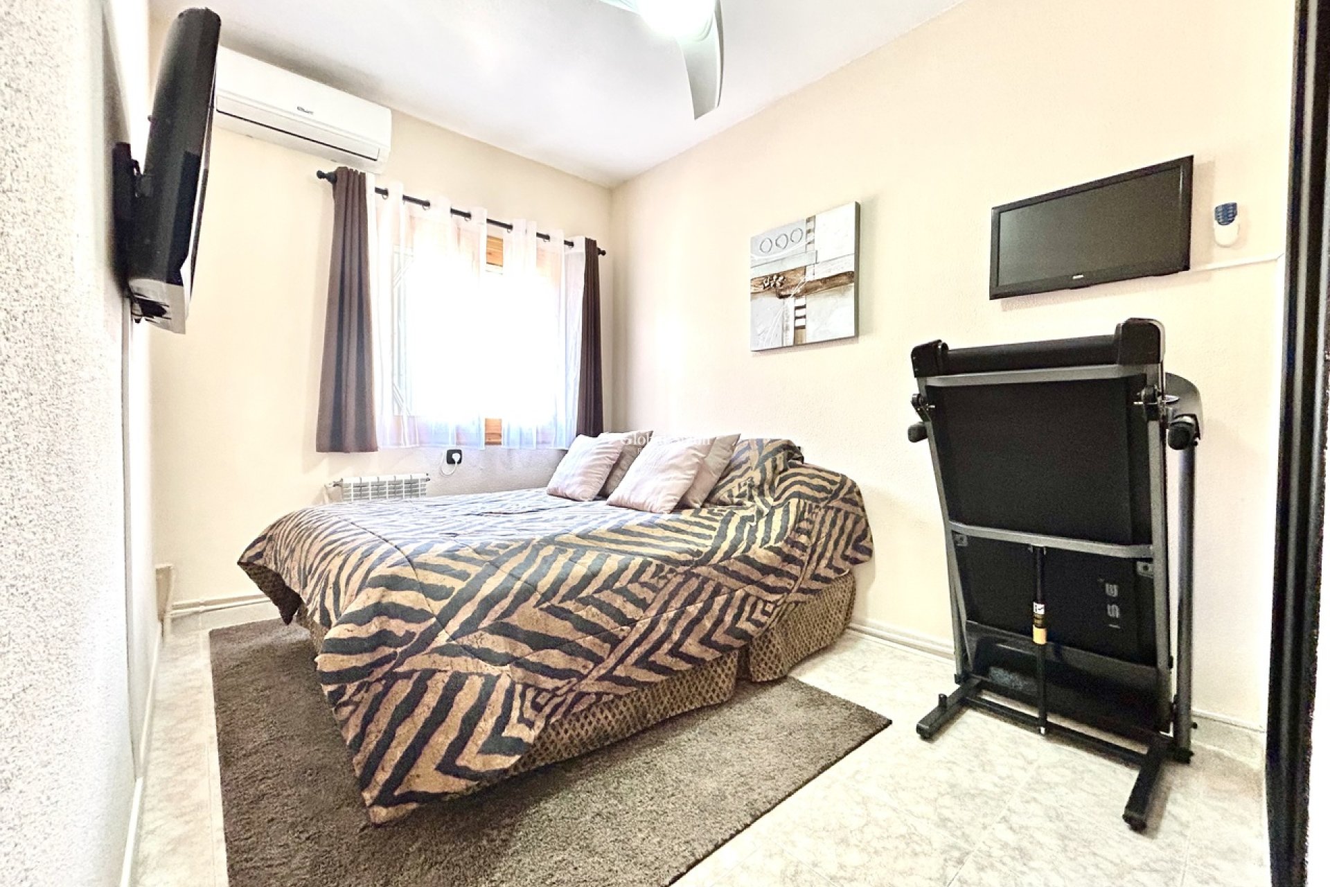 Wiederverkauf - HAUS -
PLAYA FLAMENCA - Costa Blanca