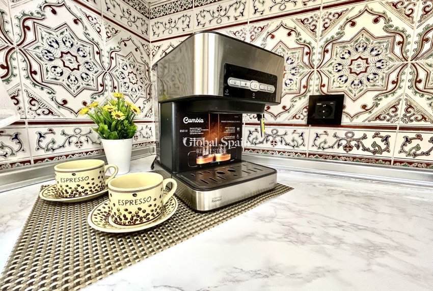 Wiederverkauf - HAUS -
PLAYA FLAMENCA - Costa Blanca