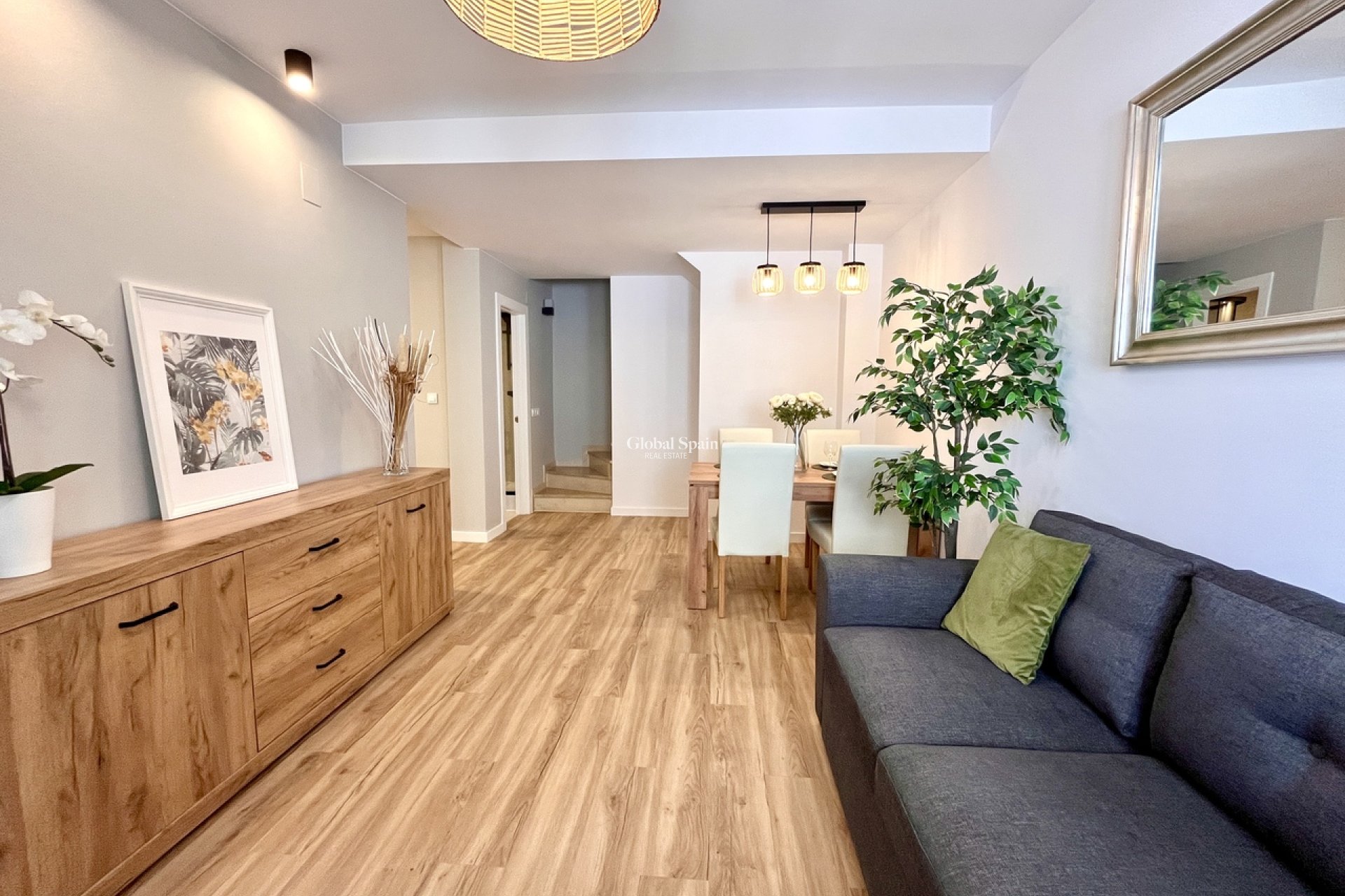 Wiederverkauf - HAUS -
PLAYA FLAMENCA - Costa Blanca