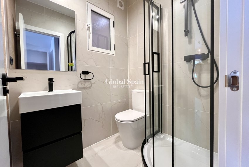 Wiederverkauf - HAUS -
PLAYA FLAMENCA - Costa Blanca