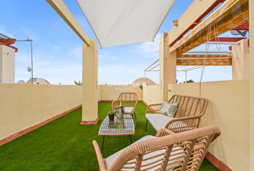 Wiederverkauf - HAUS -
PLAYA FLAMENCA - Costa Blanca
