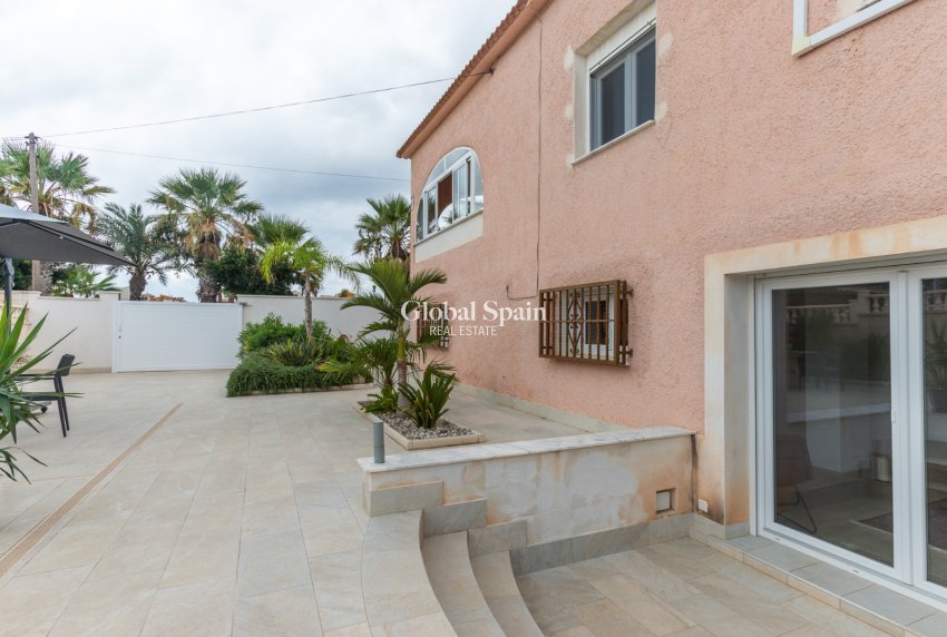 Wiederverkauf - HAUS -
PUNTA PRIMA - Costa Blanca