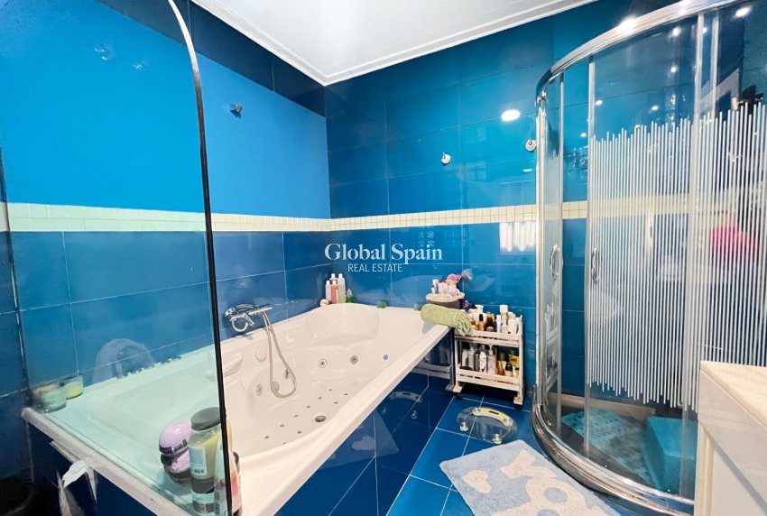 Wiederverkauf - HAUS -
RAFELCOFER - Centro