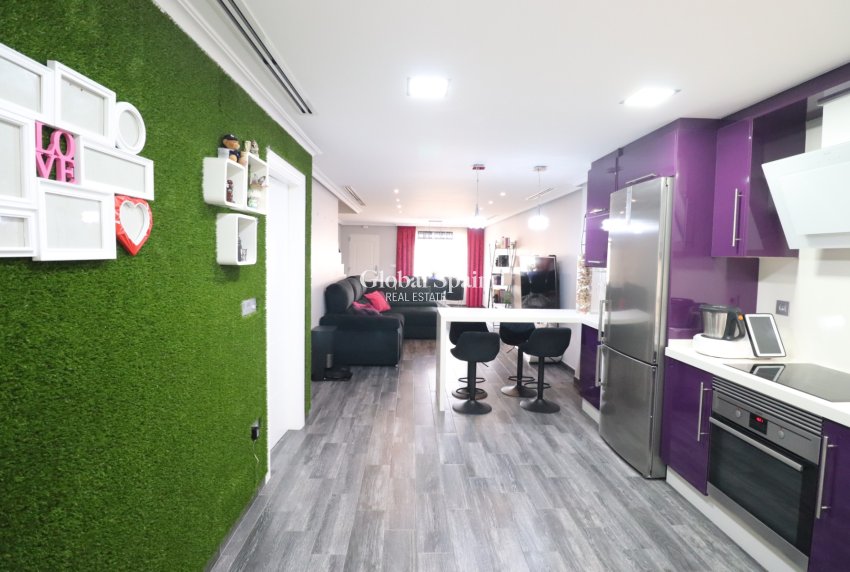 Wiederverkauf - HAUS -
Redovan - Redovan - Town