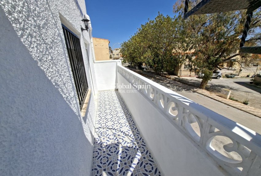 Wiederverkauf - HAUS -
SAN FULGENCIO - Costa Blanca