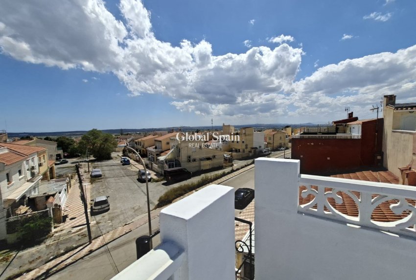 Wiederverkauf - HAUS -
SAN FULGENCIO - Costa Blanca