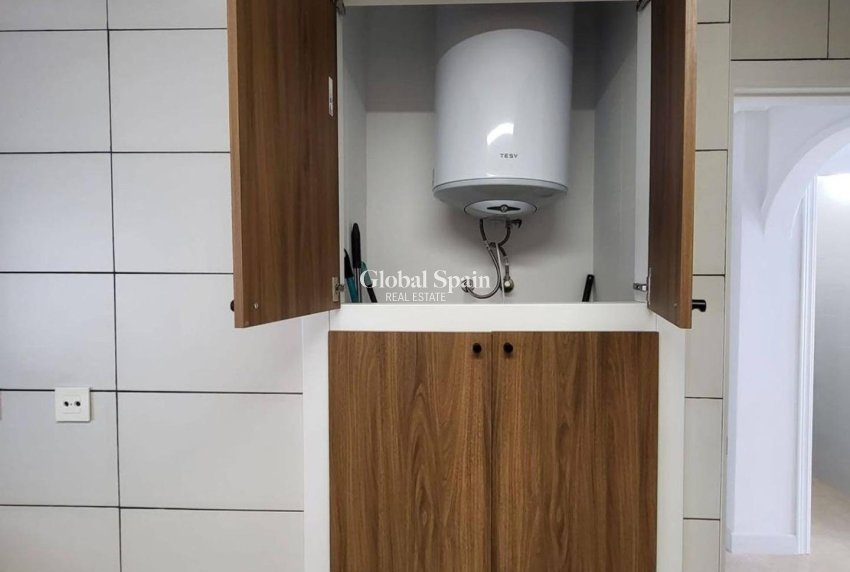 Wiederverkauf - HAUS -
SAN MIGUEL DE SALINAS - Ciudad de las comunicaciones