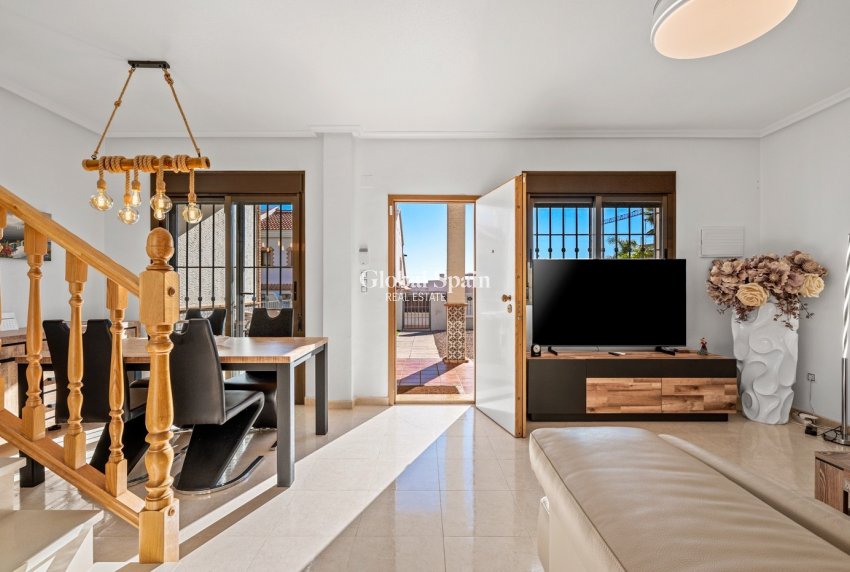 Wiederverkauf - HAUS -
SAN MIGUEL DE SALINAS - Inland