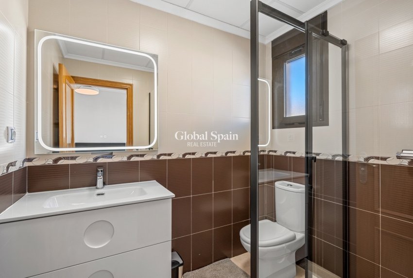 Wiederverkauf - HAUS -
SAN MIGUEL DE SALINAS - Inland