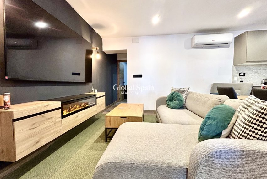 Wiederverkauf - HAUS -
SAN MIGUEL DE SALINAS - Inland