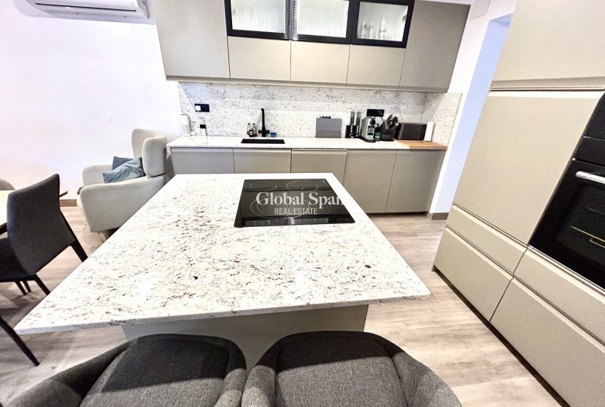 Wiederverkauf - HAUS -
SAN MIGUEL DE SALINAS - Inland