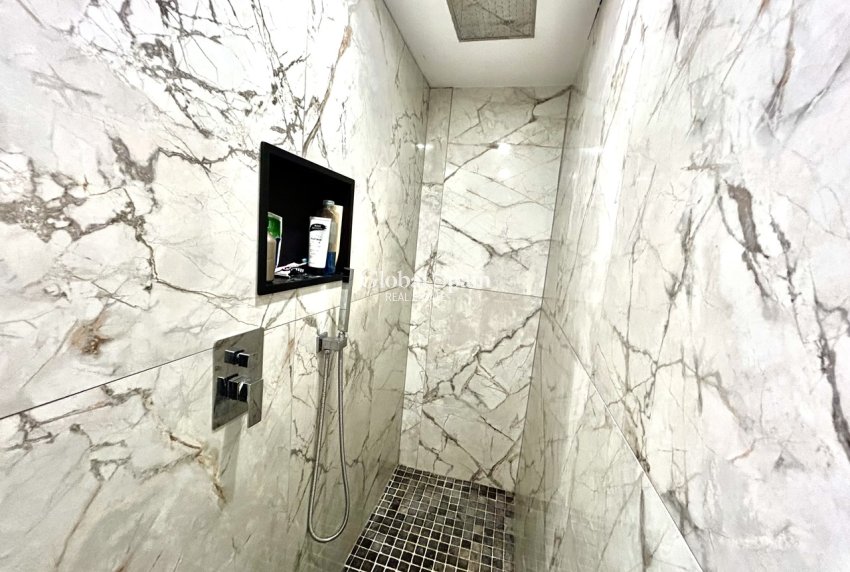 Wiederverkauf - HAUS -
SAN MIGUEL DE SALINAS - Inland