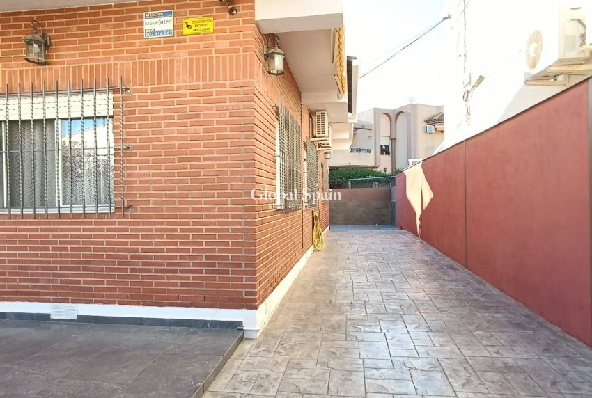 Wiederverkauf - HAUS -
SAN PEDRO DEL PINATAR - Los Cuarteros