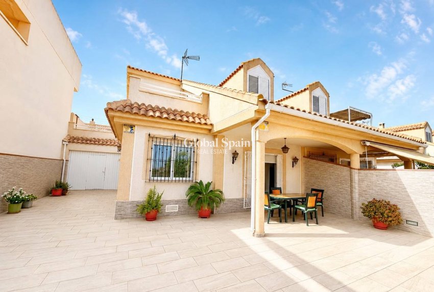 Wiederverkauf - HAUS -
TORRE DE LA HORADADA - Costa Blanca