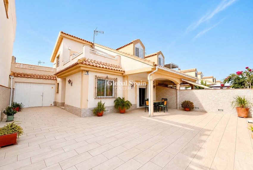 Wiederverkauf - HAUS -
TORRE DE LA HORADADA - Costa Blanca