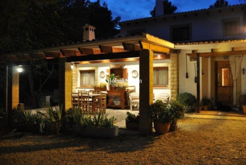 Wiederverkauf - HAUS -
TORREMANZANAS - Costa Blanca