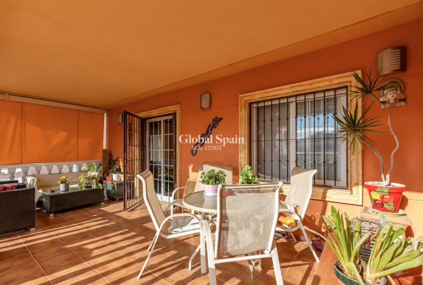 Wiederverkauf - HAUS -
TORREVIEJA - Aguas Nuevas