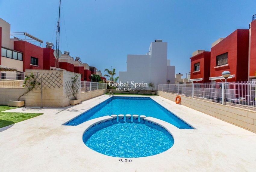 Wiederverkauf - HAUS -
TORREVIEJA - Aguas Nuevas