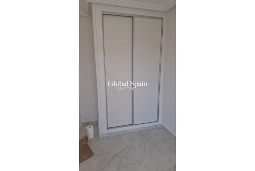 Wiederverkauf - HAUS -
TORREVIEJA - Aguas Nuevas