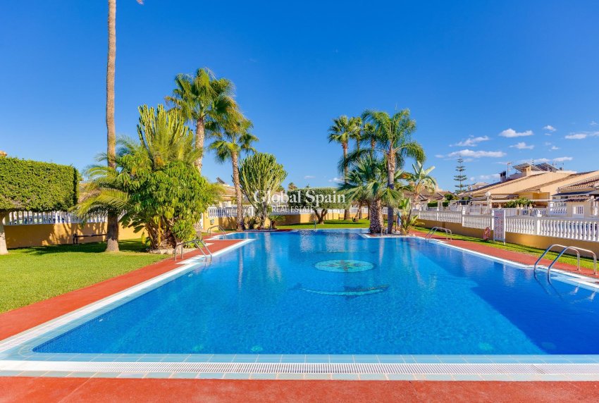 Wiederverkauf - HAUS -
TORREVIEJA - Aguas Nuevas