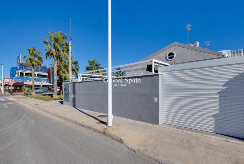 Wiederverkauf - HAUS -
TORREVIEJA - Aguas Nuevas