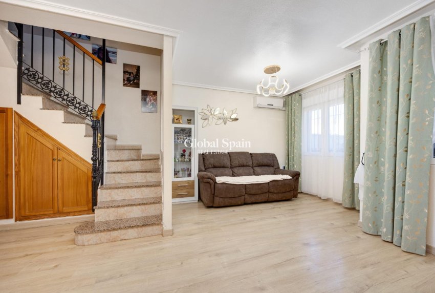 Wiederverkauf - HAUS -
TORREVIEJA - Aguas Nuevas