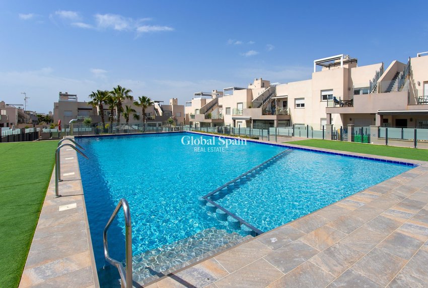 Wiederverkauf - HAUS -
TORREVIEJA - Aguas Nuevas