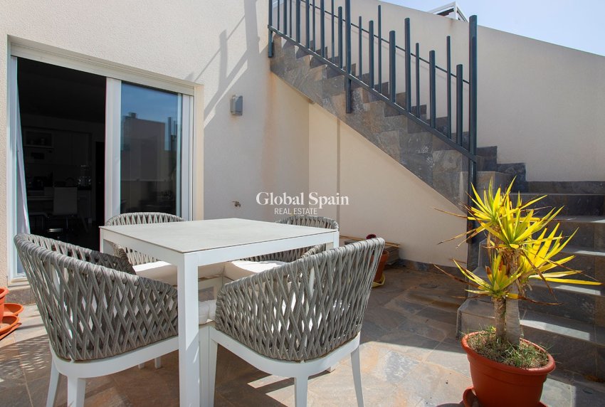 Wiederverkauf - HAUS -
TORREVIEJA - Aguas Nuevas