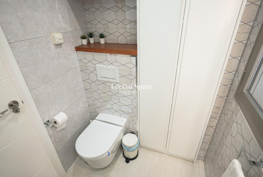 Wiederverkauf - HAUS -
TORREVIEJA - Aguas Nuevas