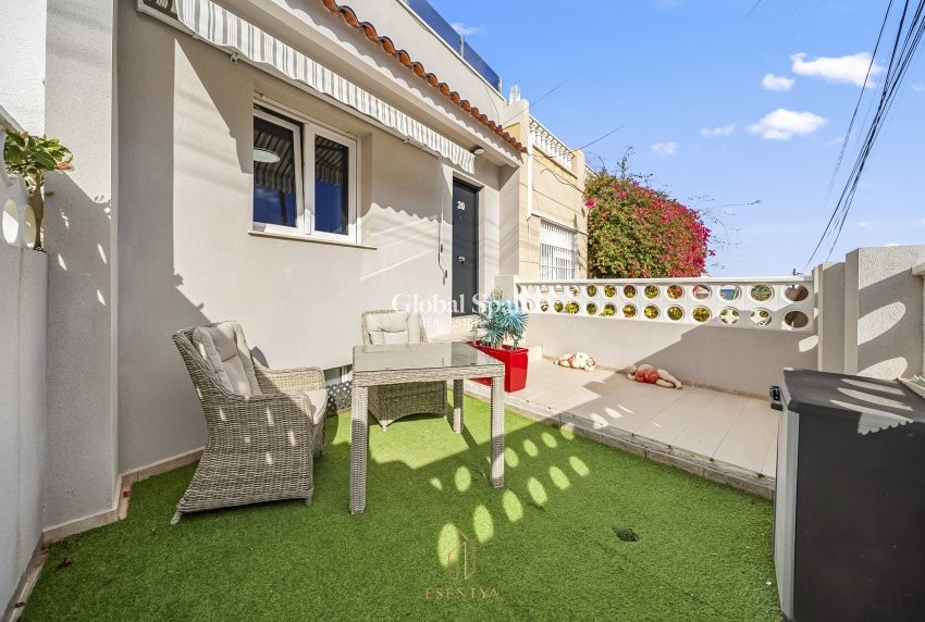 Wiederverkauf - HAUS -
TORREVIEJA - Cabo Cervera