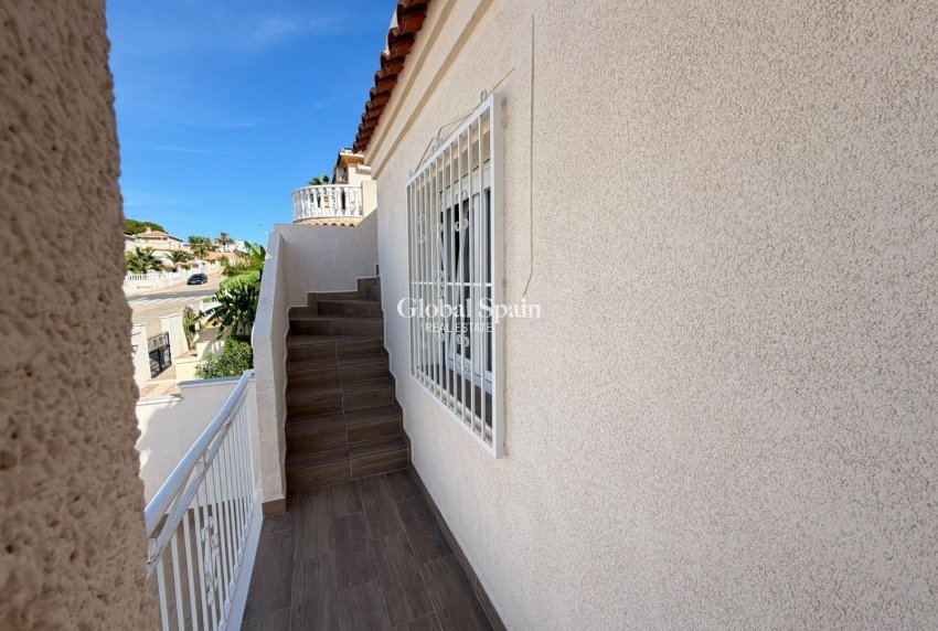 Wiederverkauf - HAUS -
TORREVIEJA - Cabo Cervera