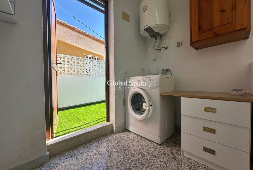 Wiederverkauf - HAUS -
TORREVIEJA - Cabo Cervera